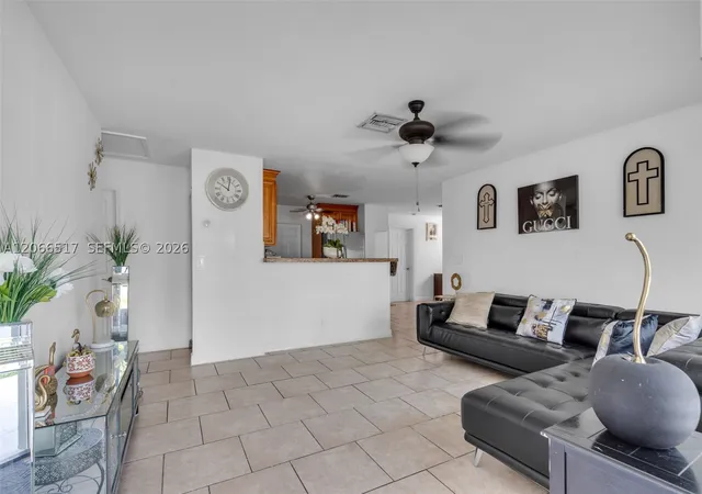 Photo 3 of Single family home for sale at 2721 Ne 8Th Ave, Pompano Beach, FL 33064 | MLS# A12066517 | Listing updated on 2026-08-07