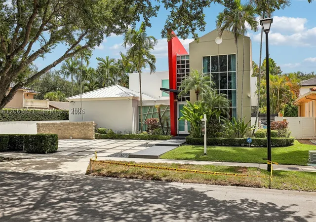 Single family home for sale at 16581 Nw 84Th Ave, Miami Lakes, FL 33016 | MLS# A12065821
