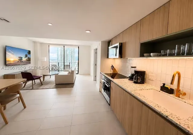 Photo 3 of Condo for sale at 159 Ne 6Th St #3911, Miami, FL 33132 | MLS# A12067029 | Listing updated on 2026-09-30