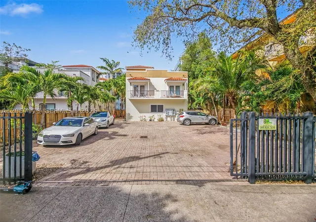 Photo 1 of Condo for sale at 2945 Coconut Ave #2, Miami, FL 33133 | MLS# A12067173 | Listing updated on 2026-10-07