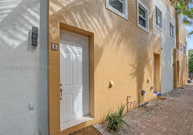 Photo 1 of Condo for sale at 2945 Coconut Ave #4, Miami, FL 33133 | MLS# A12067179 | Listing updated on 2026-10-07