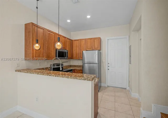 Photo 3 of Condo for sale at 2945 Coconut Ave #4, Miami, FL 33133 | MLS# A12067179 | Listing updated on 2026-10-07