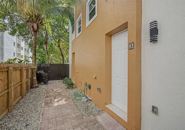 Photo 2 of Condo for sale at 2945 Coconut Ave #3, Miami, FL 33133 | MLS# A12067167 | Listing updated on 2026-10-07