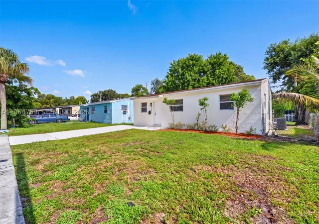 Photo 3 of Single family home for sale at 1583 Ne 152nd St, North Miami Beach, FL 33162 | MLS# A12064769 | Listing updated on 2026-10-09