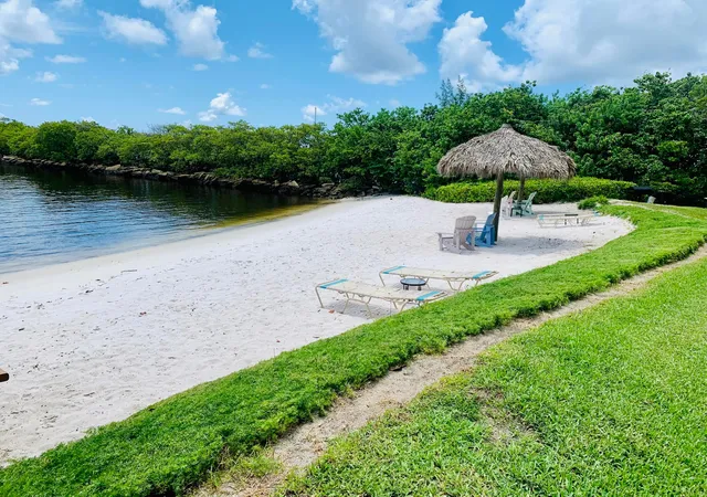 59th image of 1100 Scotia Dr #102, Hypoluxo, FL 33462 | MLS# B26061532
