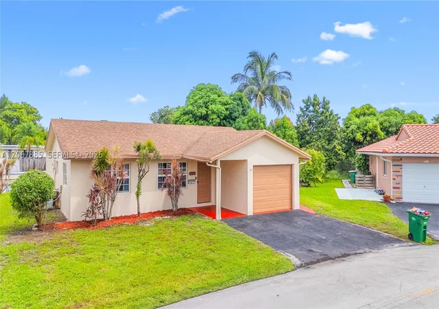 Photo 1 of Single family home for sale at 6605 Nw 77th St, Tamarac, FL 33321 | MLS# A12067385 | Listing updated on 2026-10-02