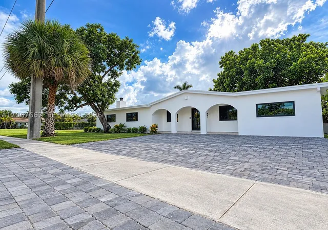 Photo 1 of Single family home for sale at 3431 Ne 8th Ave, Oakland Park, FL 33334 | MLS# A12067667 | Listing updated on 2026-10-09