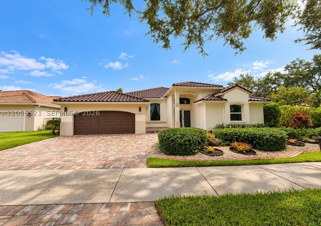 Single family home for sale at 2616 Oakbrook Ct, Weston, FL 33332 | MLS# A12066521