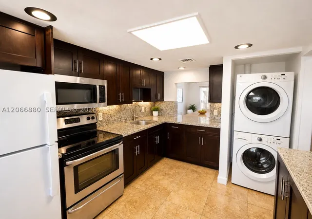 Photo 4 of Townhouse for sale at 1720 W 75Th St, Hialeah, FL 33014 | MLS# A12066880 | Listing updated on 2026-10-07