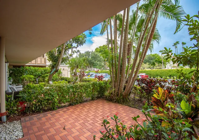 2nd image of 14360 Strathmore Ln, Delray Beach, FL 33446