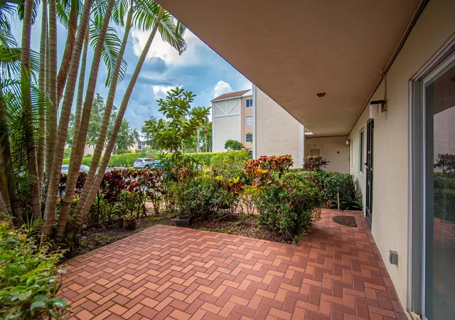 36th image of 14360 Strathmore Ln #102, Delray Beach, FL 33446 | MLS# B26061848