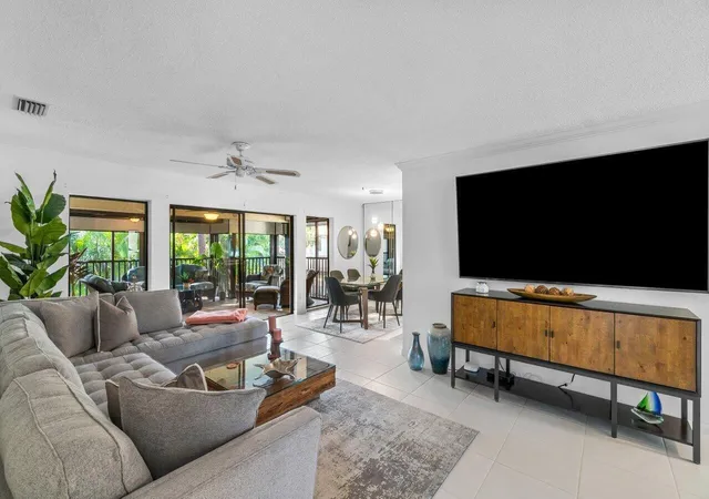 5th image of 50 Pelican Pointe Dr #2050, Delray Beach, FL 33483 | MLS# B26062258