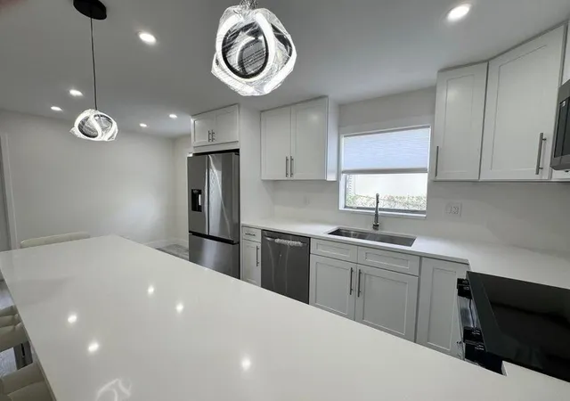 3rd image of 108 Brittany Ter #C, Delray Beach, FL 33446 | MLS# B26062268