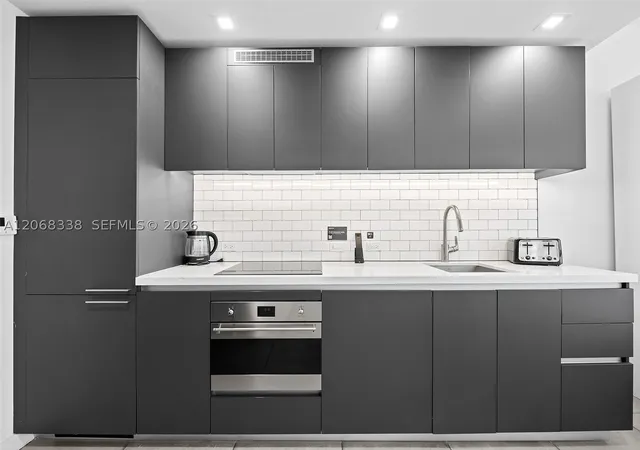 Photo 2 of Condo for sale at 227 Ne 2Nd St #2501, Miami, FL 33132 | MLS# A12068338 | Listing updated on 2026-08-19