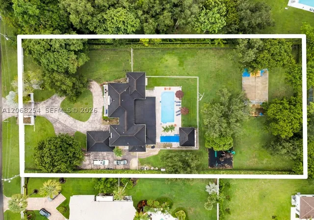 Photo 3 of Single family home for sale at 13880 Sw 68Th Ave, Palmetto Bay, FL 33158 | MLS# A12068254 | Listing updated on 2026-08-11