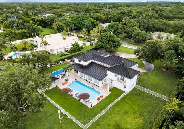 Photo 4 of Single family home for sale at 13880 Sw 68Th Ave, Palmetto Bay, FL 33158 | MLS# A12068254 | Listing updated on 2026-08-11