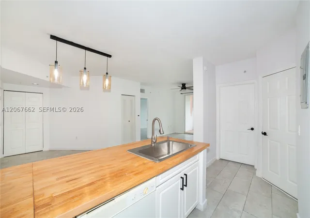 Photo 2 of Condo for sale at 17125 N Bay Rd #3410, Sunny Isles Beach, FL 33160 | MLS# A12067662 | Listing updated on 2026-09-28
