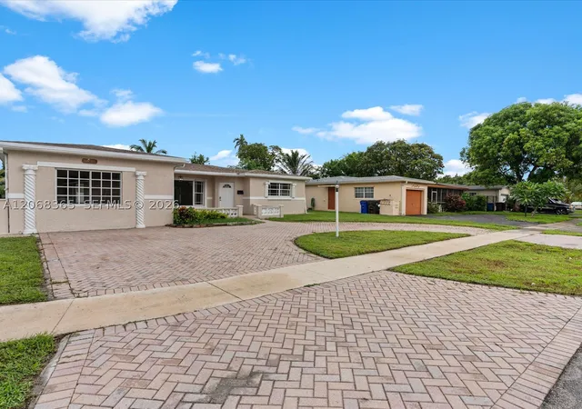 Photo 3 of Sale Pending at 4545 Nw 39th St, Lauderdale Lakes, FL 33319 | MLS# A12068365 | Listing updated on 2026-08-15