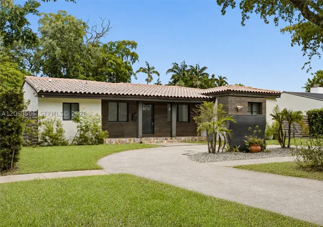 Photo 2 of Single family home for sale at 125 Ne 107th St, Miami Shores, FL 33161 | MLS# A12068505 | Listing updated on 2026-08-11