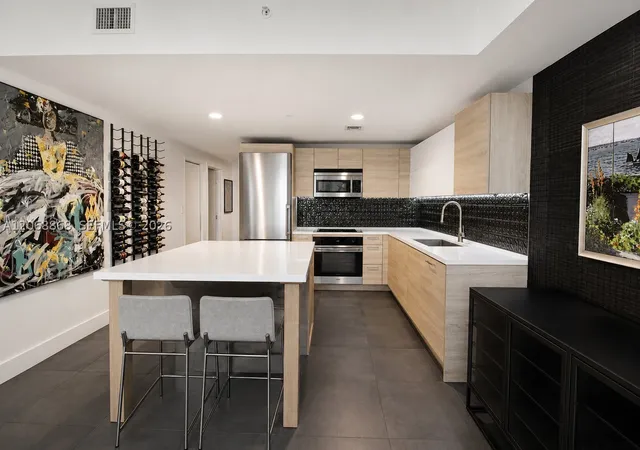 Photo 2 of Condo for sale at 16385 Biscayne Blvd #1920, North Miami Beach, FL 33160 | MLS# A12068868 | Listing updated on 2026-08-11
