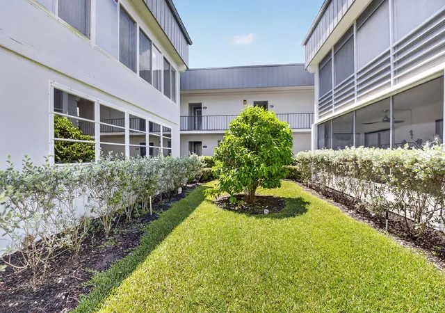 3rd image of 441 Piedmont J, Delray Beach, FL 33484