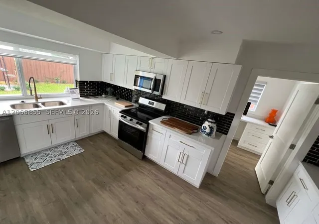 Photo 3 of Single family home for sale at 6220 Nw 19Th St, Sunrise, FL 33313 | MLS# A12068855 | Listing updated on 2026-08-11