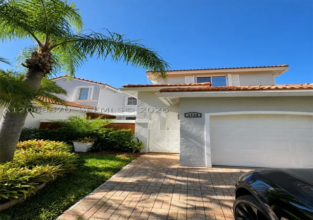 Photo 2 of Townhouse for sale at 1135 Cherrypalm Ln, Hollywood, FL 33019 | MLS# A12068870 | Listing updated on 2026-08-11