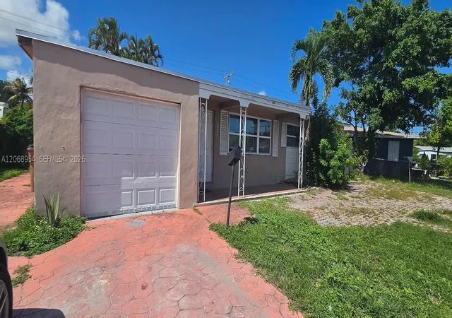 Photo 2 of Single family home for sale at 601 W Sample Rd, Deerfield Beach, FL 33064 | MLS# A12068954 | Listing updated on 2026-08-21