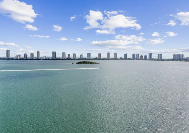 3rd image of 110 Shore Ct #315, North Palm Beach, FL 33408 | MLS# B26062689