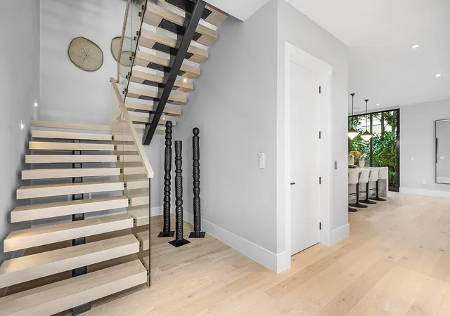 4th image of 810 Andrews Ave, Delray Beach, FL 33483 | MLS# B26062873