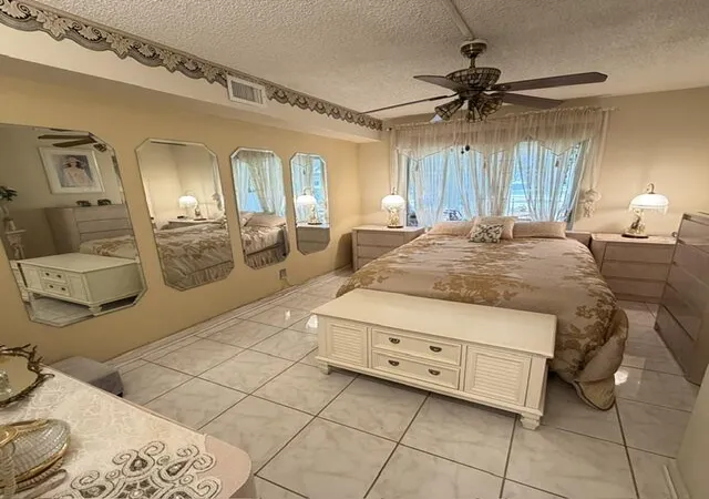 2nd image of 6 Abbey Ln, Delray Beach, FL 33446