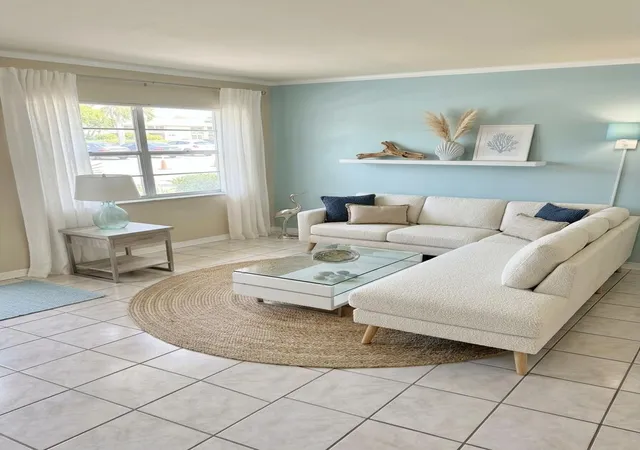 3rd image of 6 Abbey Ln #104, Delray Beach, FL 33446 | MLS# B26062905