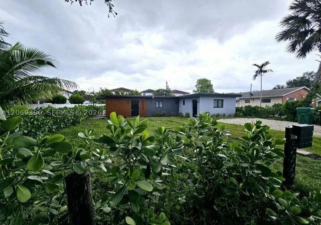 Photo 3 of Single family home for sale at 5000 Sw 26th Ave, Dania Beach, FL 33312 | MLS# A12069396 | Listing updated on 2026-08-24