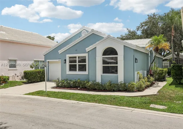 Photo 2 of Single family home for sale at 9613 Nw 8th Cir, Plantation, FL 33324 | MLS# A12063540 | Listing updated on 2026-10-09