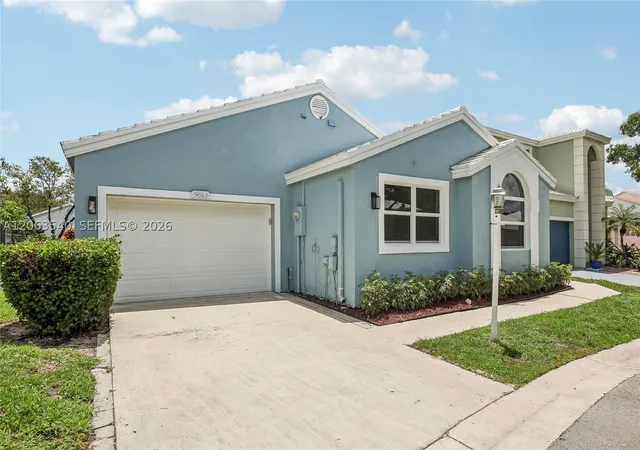 Photo 3 of Single family home for sale at 9613 Nw 8Th Cir, Plantation, FL 33324 | MLS# A12063540 | Listing updated on 2026-10-09