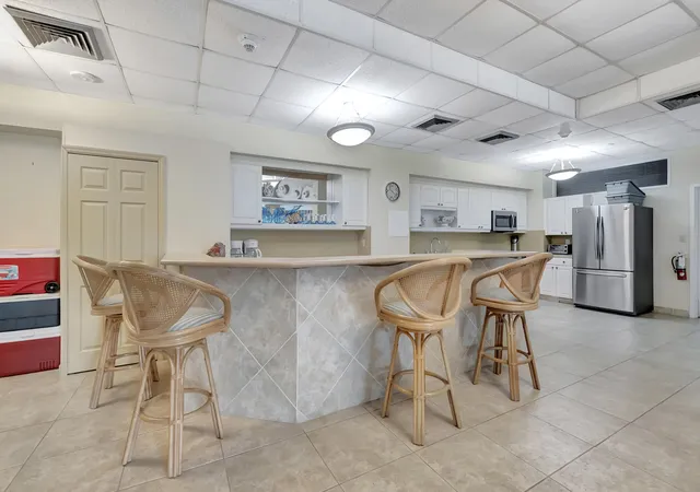 53rd image of 555 Se 6th Ave #4F, Delray Beach, FL 33483 | MLS# B26063136