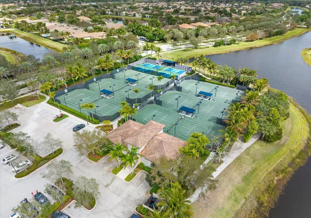 100th image of 8986 Little Falls Wy, Delray Beach, FL 33446 | MLS# B26063194