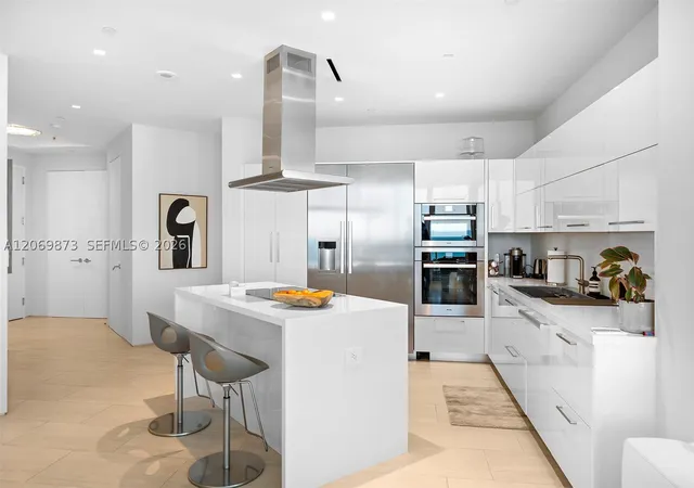 Photo 4 of Condo for sale at 100 S Pointe Dr #1409, Miami Beach, FL 33139 | MLS# A12069873 | Listing updated on 2026-09-30