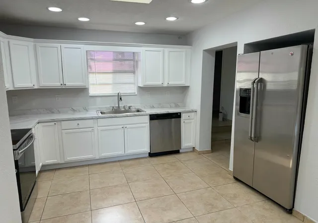 3rd image of 3830 Davis Rd, Palm Springs, FL 33461 | MLS# B26063307