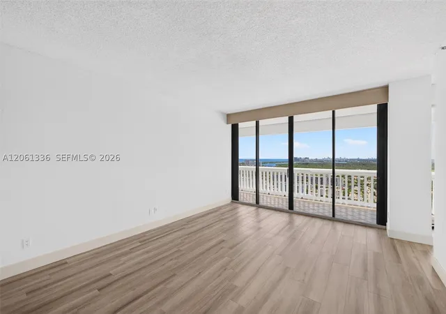 Photo 2 of Condo for sale at 2000 Island Blvd #3008, Aventura, FL 33160 | MLS# A12061336 | Listing updated on 2026-10-01