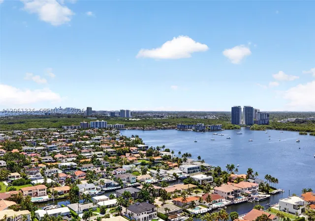 Photo 4 of Condo for sale at 2000 Island Blvd #3008, Aventura, FL 33160 | MLS# A12061336 | Listing updated on 2026-10-01