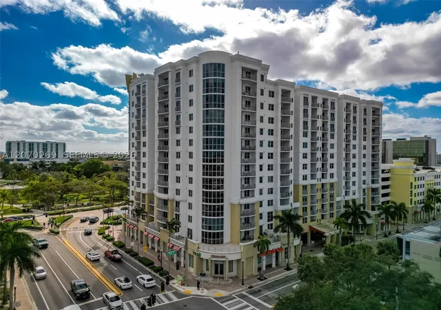 Listing Photo 1 - Condo for sale in building located at 1830 Radius Dr, Hollywood, FL 33020 - Unit #903