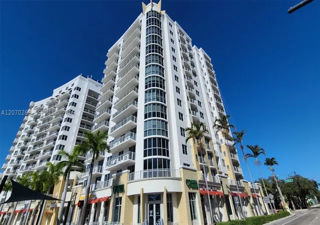 Listing Photo 4 - Condo for sale in building located at 1830 Radius Dr, Hollywood, FL 33020 - Unit #903