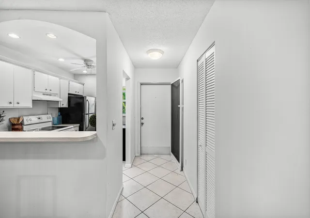 4th image of 207 Tropic Isle Dr #208, Delray Beach, FL 33483 | MLS# B26063498