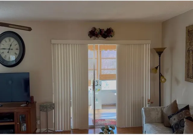 2nd image of 725 Lori Dr, Palm Springs, FL 33461