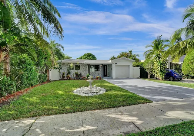 Photo 3 of Single family home for sale at 2446 Fillmore St, Hollywood, FL 33020 | MLS# A12070477 | Listing updated on 2026-08-13