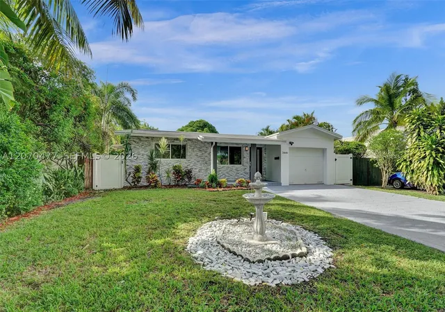 Photo 4 of Single family home for sale at 2446 Fillmore St, Hollywood, FL 33020 | MLS# A12070477 | Listing updated on 2026-08-13