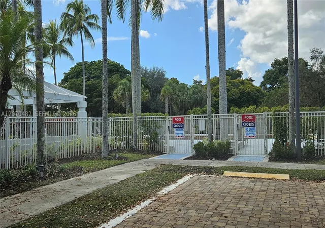 Listing Photo 4 - Condo for sale in building located at 931 Lyons Rd, Coconut Creek, FL 33063 - Unit #4102