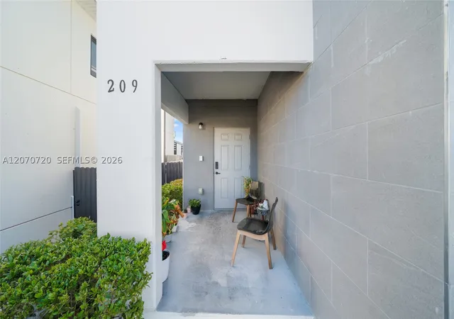 Photo 2 of Single family home for sale at 209 Nw 13th Pl, Florida City, FL 33034 | MLS# A12070720 | Listing updated on 2026-09-29