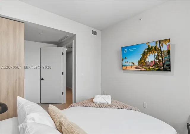 Photo 3 of Condo for sale at 121 Ne 5Th St #3312, Miami, FL 33132 | MLS# A12070584 | Listing updated on 2026-08-17